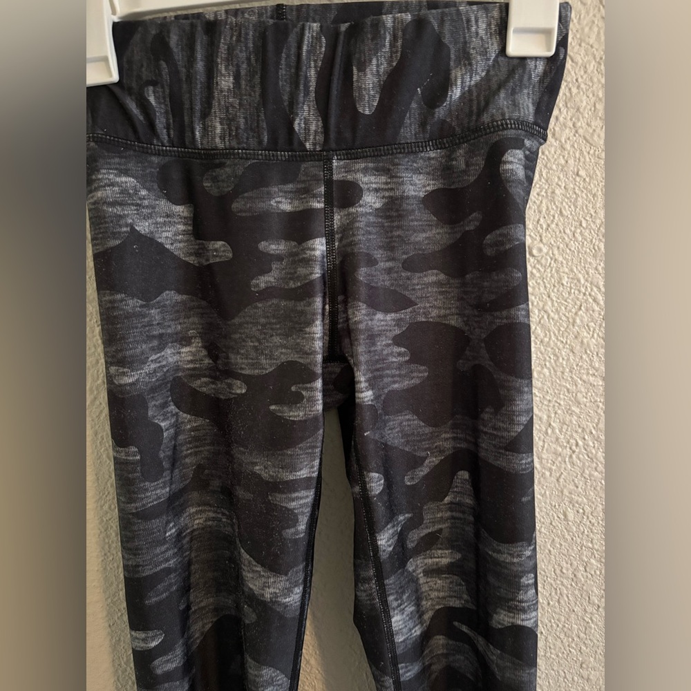 Terez Camouflage Leggings - Black and Gray - Picture 2 of 4